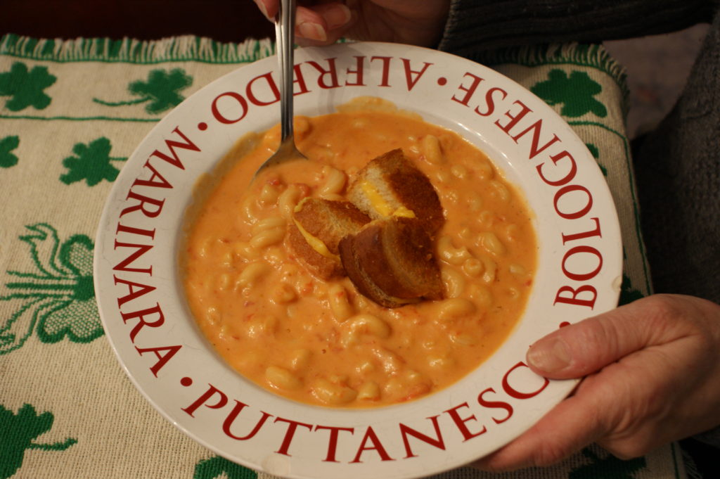 Creamy Tomato Mac and Cheese Soup